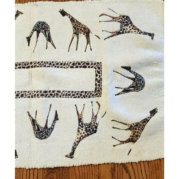 Appliqued Giraffe Rug or Wall Hanging Cream Colored Wool 31x20" - Picture 4 of 6